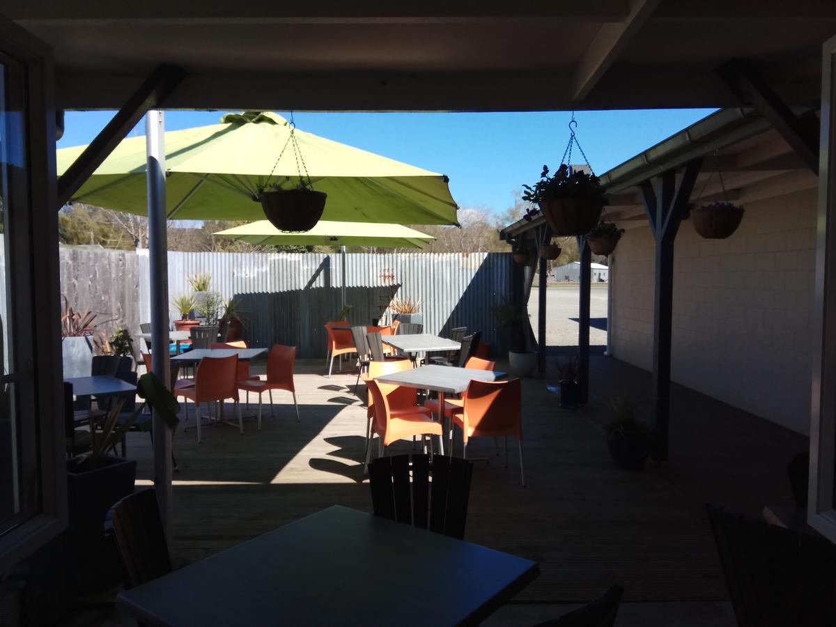 Otautau Hotel Exterior photo